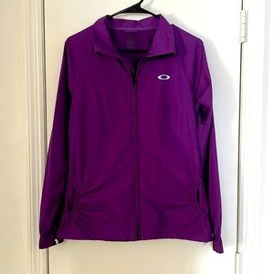 Women’s Oakley wind breaker/ rain jacket